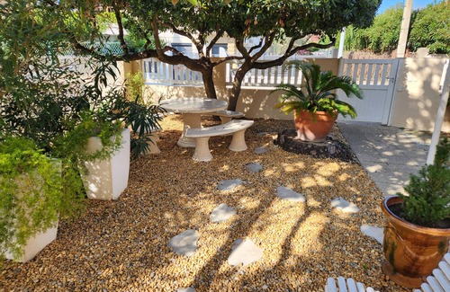 Arles Apartment | Nice and bright 75m² apartment with garden fenced