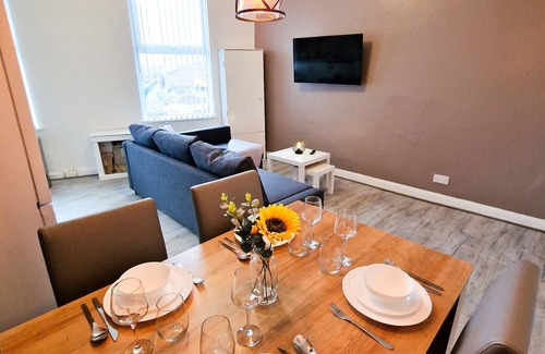 Liverpool Apartment | Nice and comfy apartment, close to stadiums and city centre