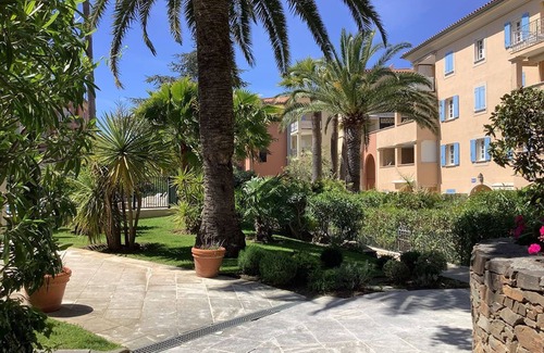 Saint-Tropez Apartment | Nice and cosy apartment center ST TROPEZ, view of the gulf swimming pool parking
