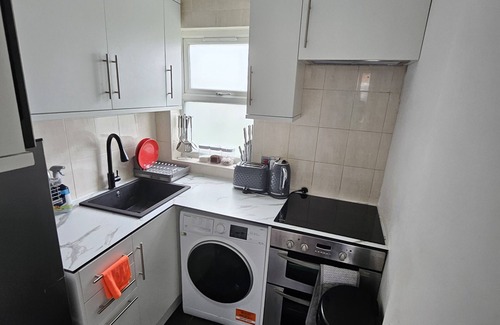 Carshalton Central Apartment | Nice and Cosy Studio Flat