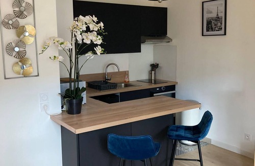 Cœur de Ville Apartment | Nice and quiet in Courbevoie with parking