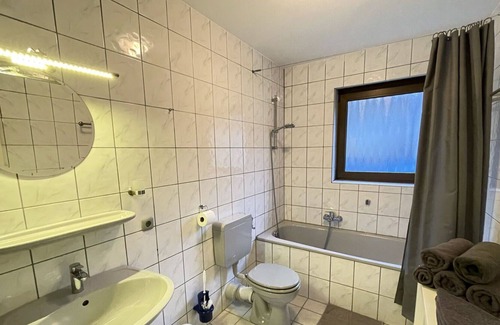 Adenau Apartment | Nice apartment for 5 people with WIFI, TV, pets allowed and parking