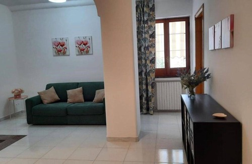 Piazza-Tralia-Pendolo Apartment | Nice apartment located 250 meters from the center, a few steps from services and