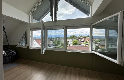 Velden am Worther See Apartment | Nice apartment for 5 guests with WIFI, TV, pets allowed and parking