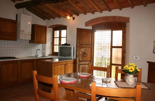 Castiglion Fiorentino Apartment | Nice apartment for 4 guests with pool, WIFI, TV and pets allowed, close to Cortona