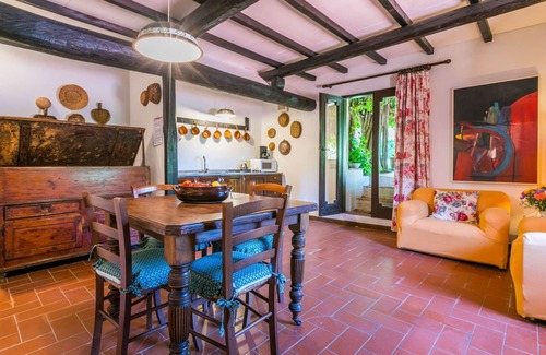 Poggiarello House | Nice apartment in villa for 2 guests with pool, WIFI, TV and patio