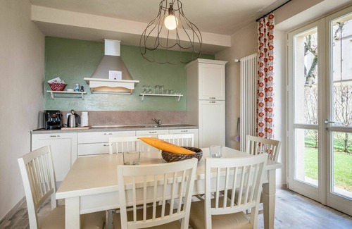 Costigliole d'Asti House | Nice apartment in villa for 5 people with pool, A/C, WIFI, TV, patio and panoramic view