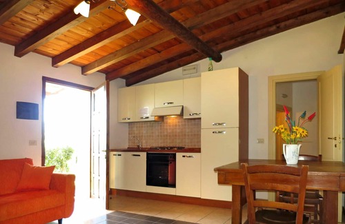 Santo Villa | Nice apartment in villa for 4 guests with pool, A/C, patio, pets allowed and panoramic view
