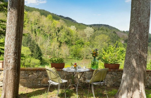 Torsoli Villa | Nice apartment in villa for 20 people with WIFI, private pool, TV, terrace, pets allowed and par.