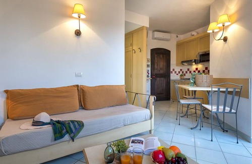 Canneddi Apartment | Nice apartment for 4 people with WIFI, A/C, pool, TV, terrace and pets allowed