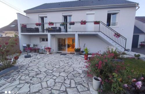 Ferrieres Apartment | Nice apartment 1 hour from Paris and 45 minutes from Orléans