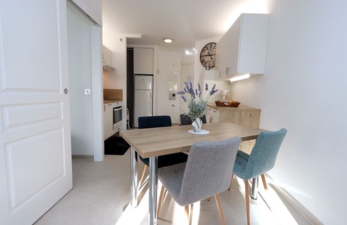 Saint-Raphael Apartment | Nice apartment 3 * by the sea, air conditioning, Wifi, swimming pool, parking