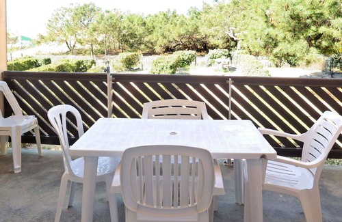 Carcans Plage Apartment | Nice apartment for 6 guests with TV, terrace, pets allowed and parking