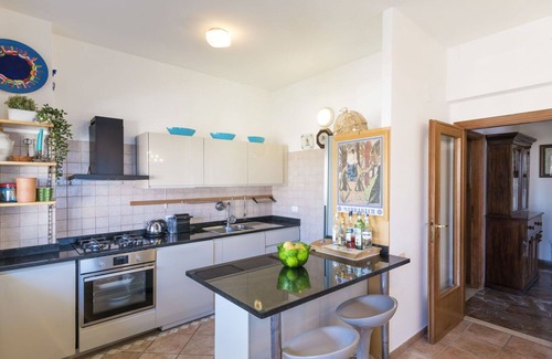 Civitavecchia Apartment | Nice apartment for 7 guests with WIFI, TV, terrace and pets allowed