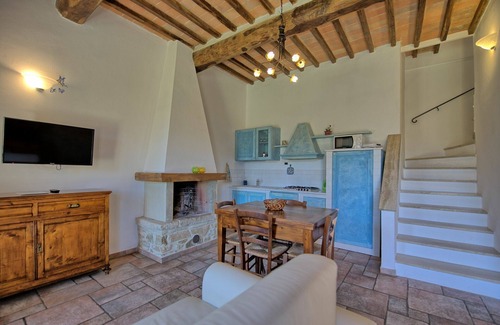 Simignano Apartment | Nice apartment for 3 guests with WIFI, pool, TV and pets allowed
