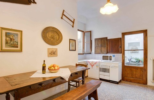 San Gimignano City Centre Apartment | Nice apartment for 6 people with terrace