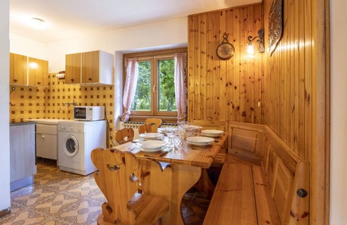 Campodolcino Apartment | Nice apartment for 6 guests with WIFI, TV, terrace and parking