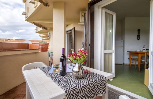 Golfo Aranci Apartment | Nice apartment for 4 guests with WIFI, pool, A/C, TV, terrace and pets allowed