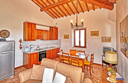 San Gimignano Apartment | Nice apartment for 4 people with A/C, pool, WIFI, TV, terrace and panoramic view