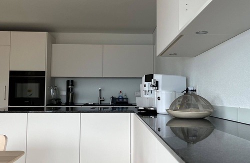 Spiez Apartment | Nice apartment for 12 guests with WIFI, TV, balcony and pets allowed