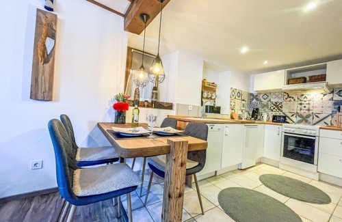 Eisenbach Apartment | Nice apartment for 2 guests with WIFI, TV, patio and pets allowed