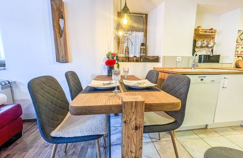 Eisenbach Apartment | Nice apartment for 2 guests with WIFI, TV, patio and pets allowed