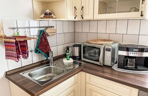 Gingst Apartment | Nice apartment for 2 guests with WIFI, TV, patio and parking