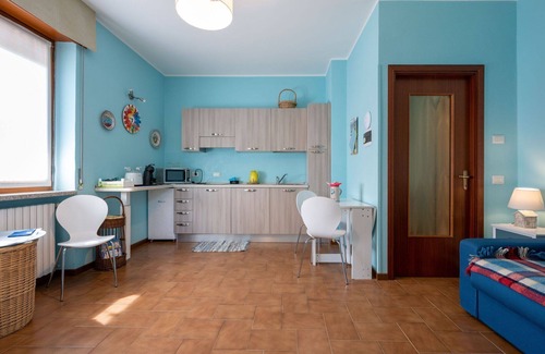 Omegna Apartment | Nice apartment for 2 guests with WIFI, TV, patio, pets allowed and parking