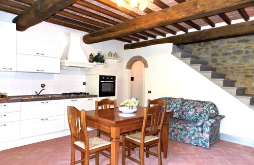 Dicomano Apartment | Nice apartment for 2 people with pool, WIFI, TV and pets allowed