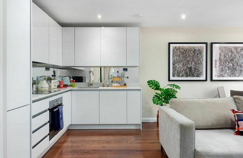 The City of London Apartment | Nice apartment for 2 people with WIFI and TV