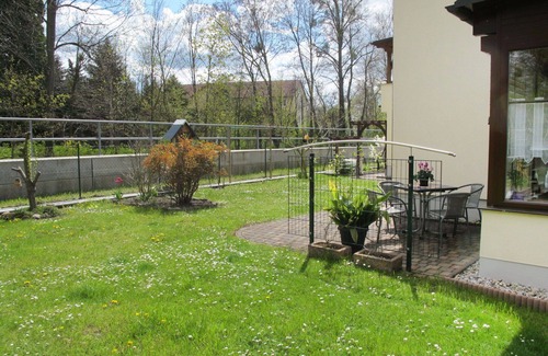 Eilenburg Apartment | Nice apartment for 3 guests with WIFI, TV, patio and pets allowed