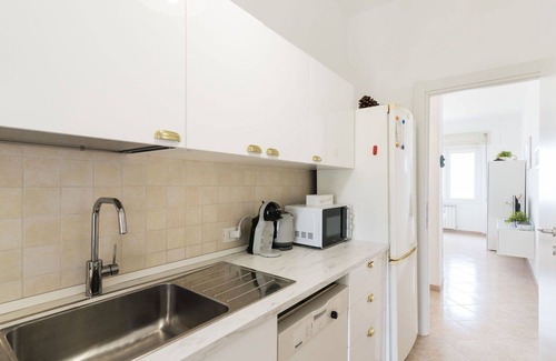 Torvaianica Apartment | Nice apartment for 3 people with A/C, TV, terrace and parking