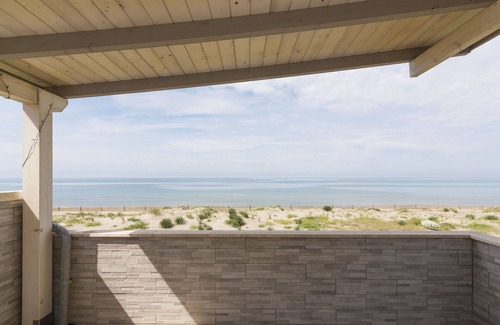 Torvaianica Apartment | Nice apartment for 3 people with A/C, TV, terrace and parking