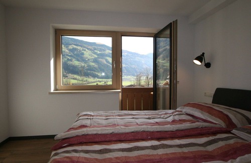 Zillertal Apartment | Nice apartment for 4 guests with WIFI, TV, balcony and parking