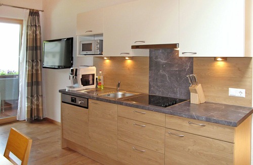 Fendels Apartment | Nice apartment for 4 guests with WIFI, TV, balcony and parking