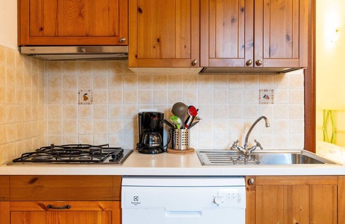 Lavina Apartment | Nice apartment for 4 guests with pool, WIFI and pets allowed