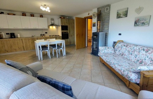 Colico Apartment | Nice apartment for 4 guests with WIFI, TV and patio