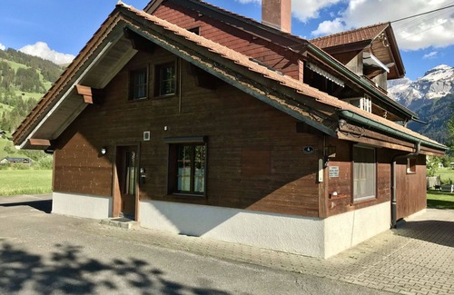 Lenk Apartment | Nice apartment for 4 guests with WIFI, TV and balcony
