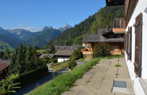 Schoenried Apartment | Nice apartment for 4 guests with WIFI, TV, balcony and pets allowed