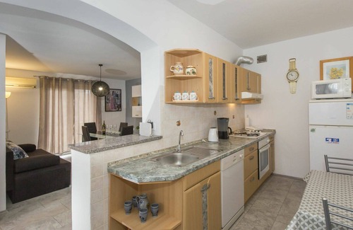 Labin Apartment | Nice apartment for 4 guests with WIFI, A/C, private pool, TV, terrace and parking