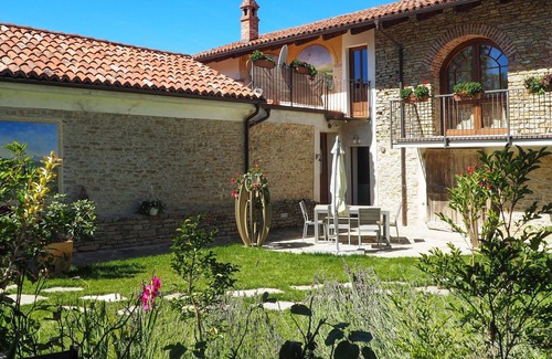 Bonvicino Apartment | Nice apartment for 4 guests with pool and terrace