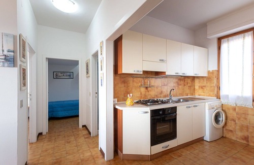 Follonica Apartment | Nice apartment for 4 people with WIFI, TV, terrace, pets allowed and parking