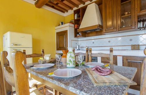 Fucecchio Apartment | Nice apartment for 4 people with pool, A/C, WIFI, balcony and pets allowed