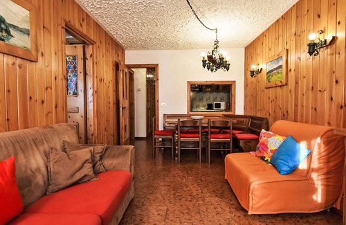 Madesimo Apartment | Nice apartment for 4 guests with WIFI, TV, balcony, pets allowed and parking