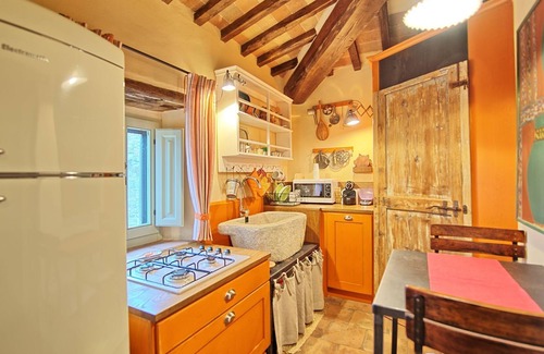 Anghiari Apartment | Nice apartment for 4 people with WIFI, pool, TV, panoramic view and parking