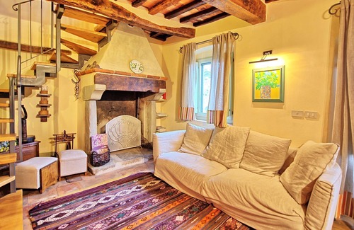 Anghiari Apartment | Nice apartment for 4 people with WIFI, pool, TV, panoramic view and parking
