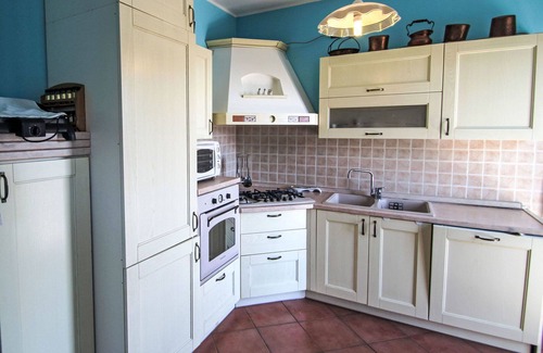Premeno Apartment | Nice apartment for 4 people with TV, balcony and pets allowed