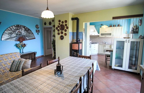 Premeno Apartment | Nice apartment for 4 people with TV, balcony and pets allowed