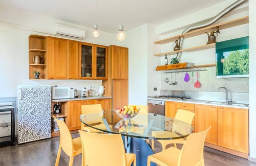 Naggio Apartment | Nice apartment for 4 people with A/C, WIFI, TV, balcony and pets allowed