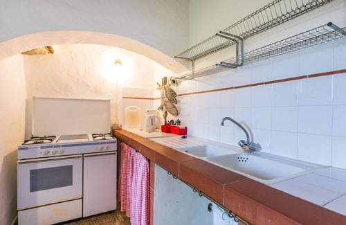 Pescia Apartment | Nice apartment for 4 people with pool, WIFI, TV, patio and pets allowed